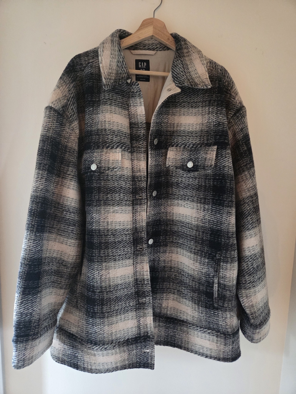 GAP Wool Relaxed Shirt Jacket. Plaid Shacket Jacket in Black & Cream XL Tall